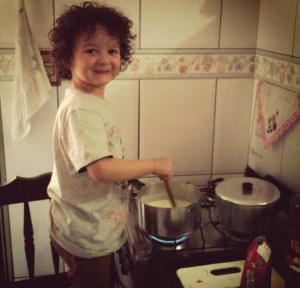 Arion, de 5 anos, adora cozinhar